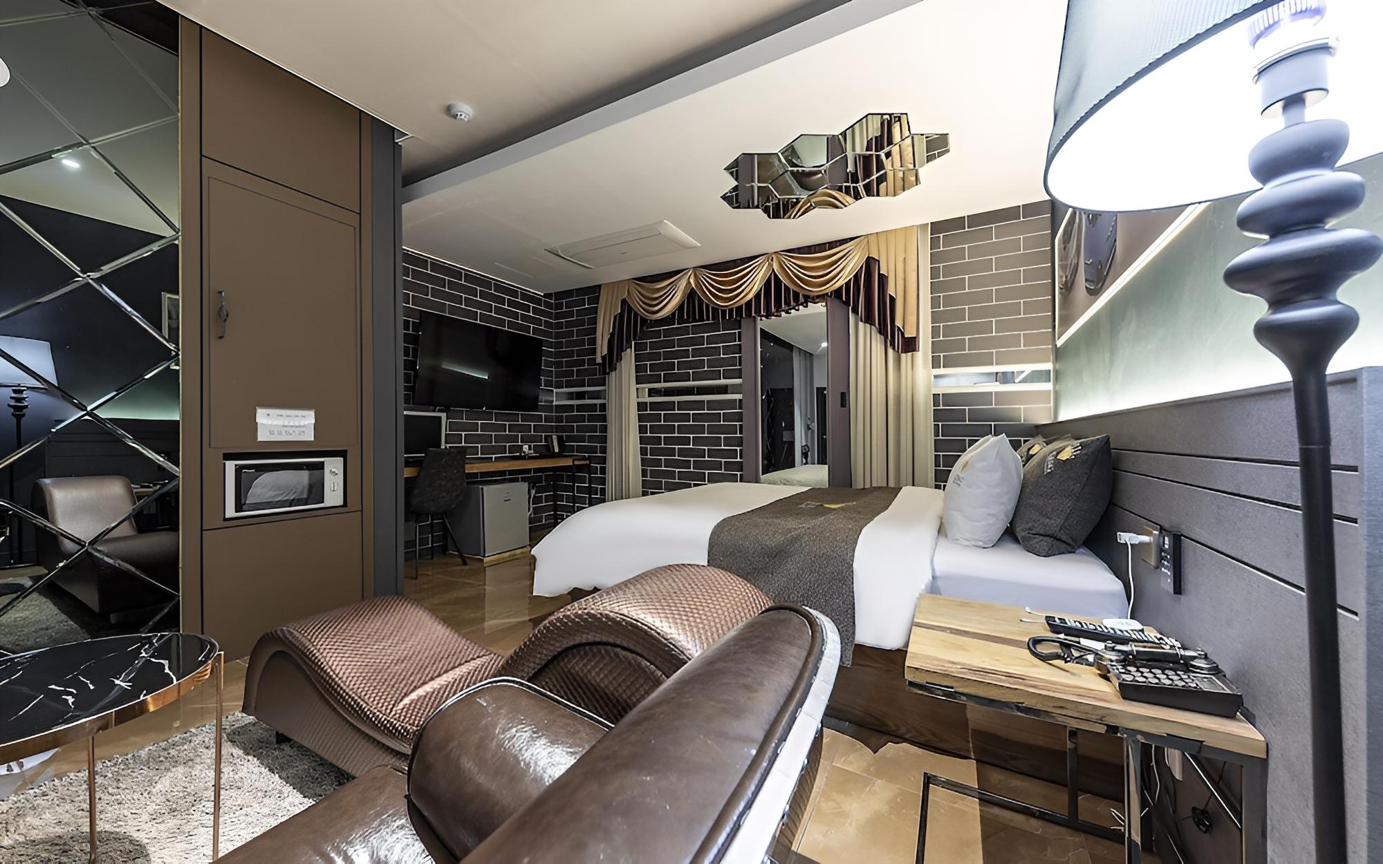 Namwon King Hotel view 3