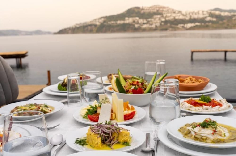 Sude Beach Resort Hotel