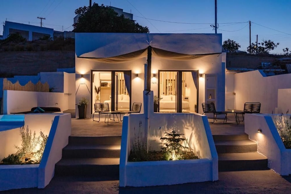 Lackos Luxury Suites