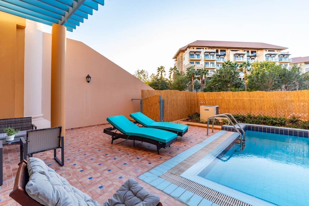 GLOBALSTAY. Private Pool Villas and Townhomes