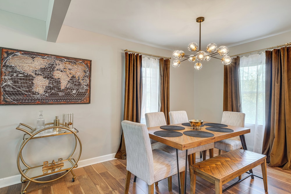 4 Mi to Churchill Downs: Updated Retreat w/ Deck!