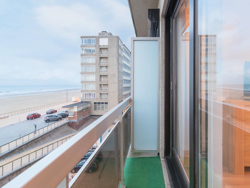 Apartment in Mariakerke With Stunning Sea View