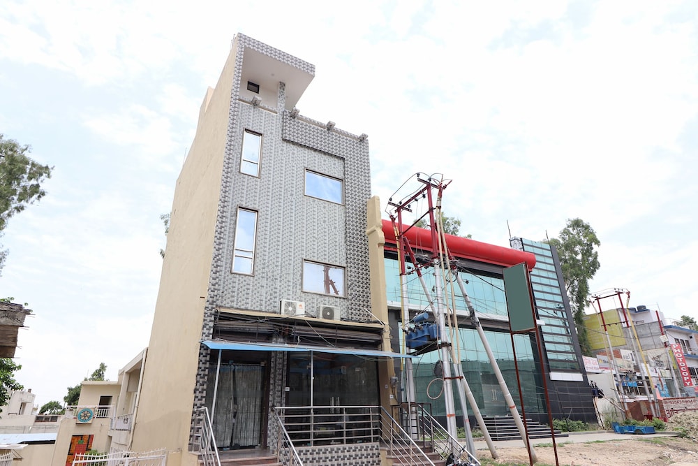 OYO 10750 O'live INN