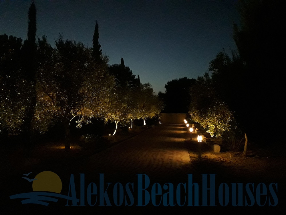 Alekos Beach Houses - Natura Gialla