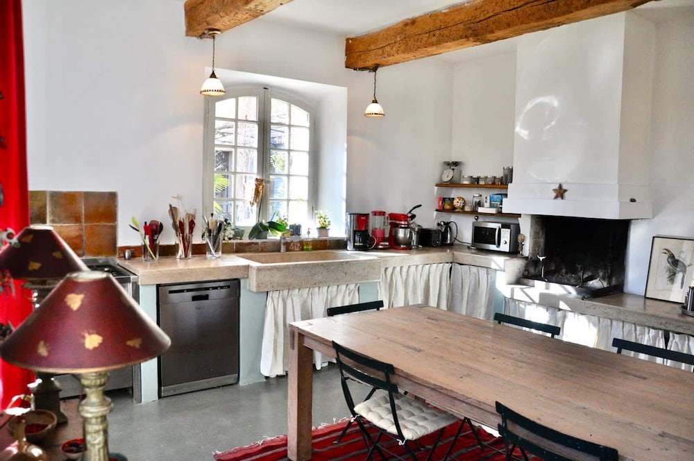 New Bastide Couronne d Aix Luxury in Aix-en-provence A Sophisticated Retreat for Families and Friends