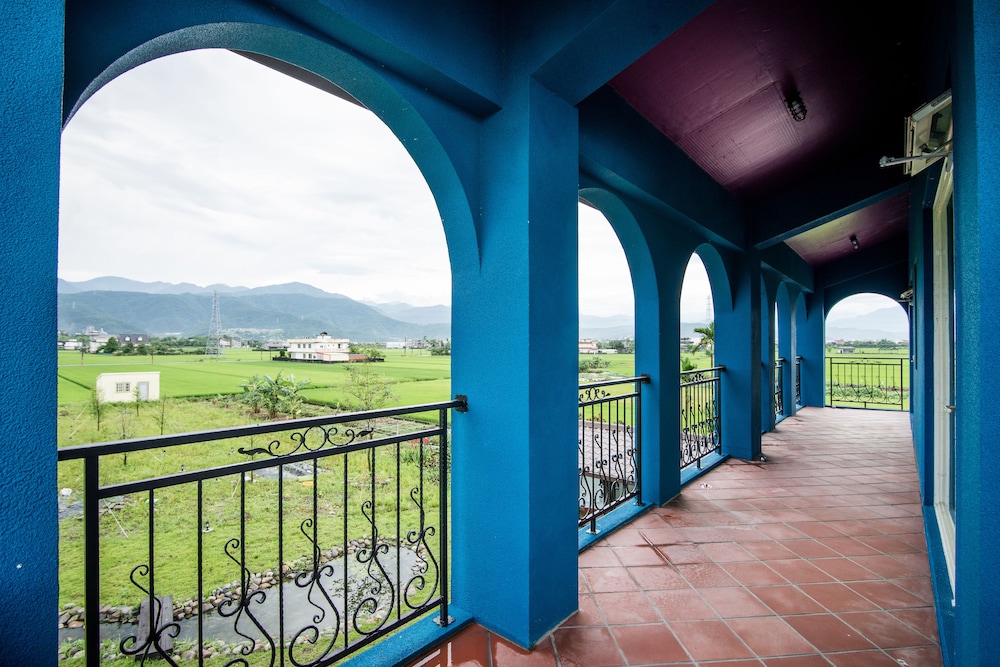 Fly Inn Yilan