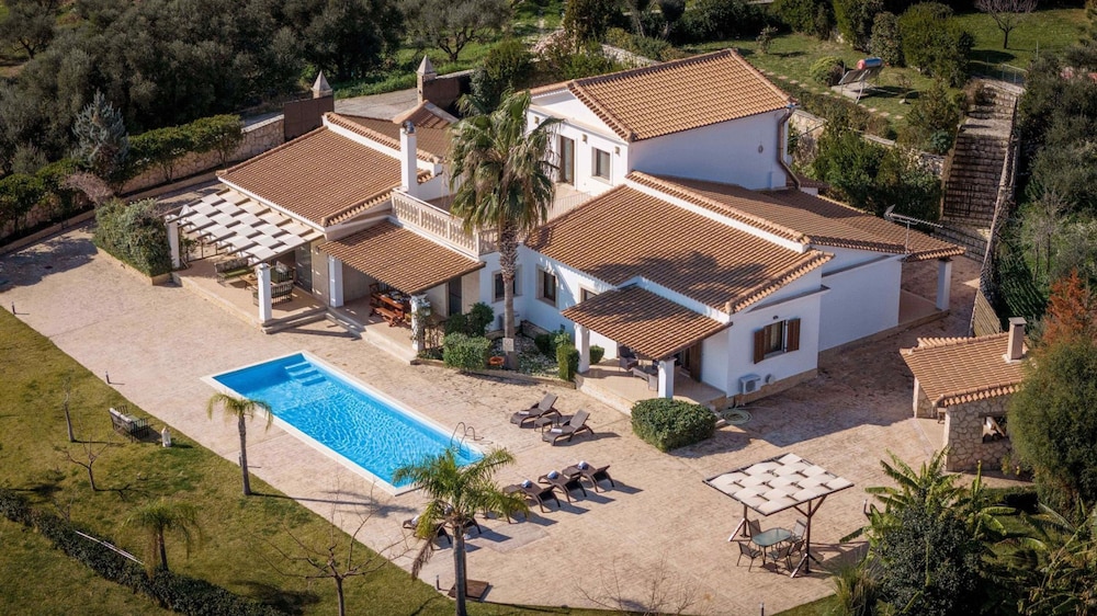Olive Grove Luxurious Villa With Private Pool Est