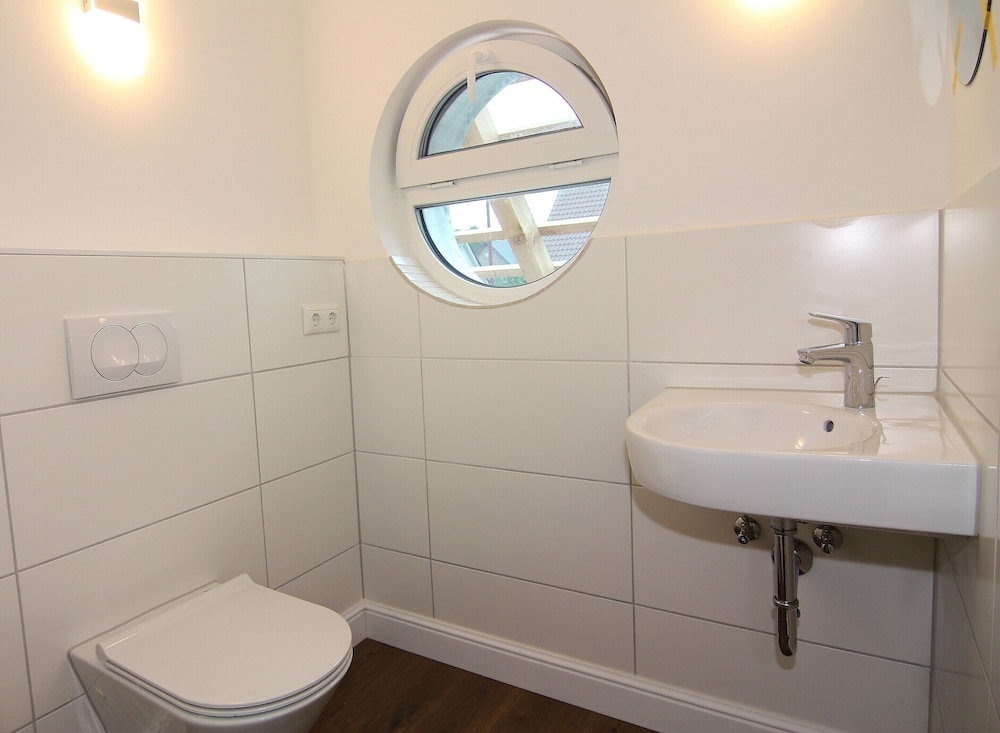 Chalet Near Schwerin With Golf & Castle Views