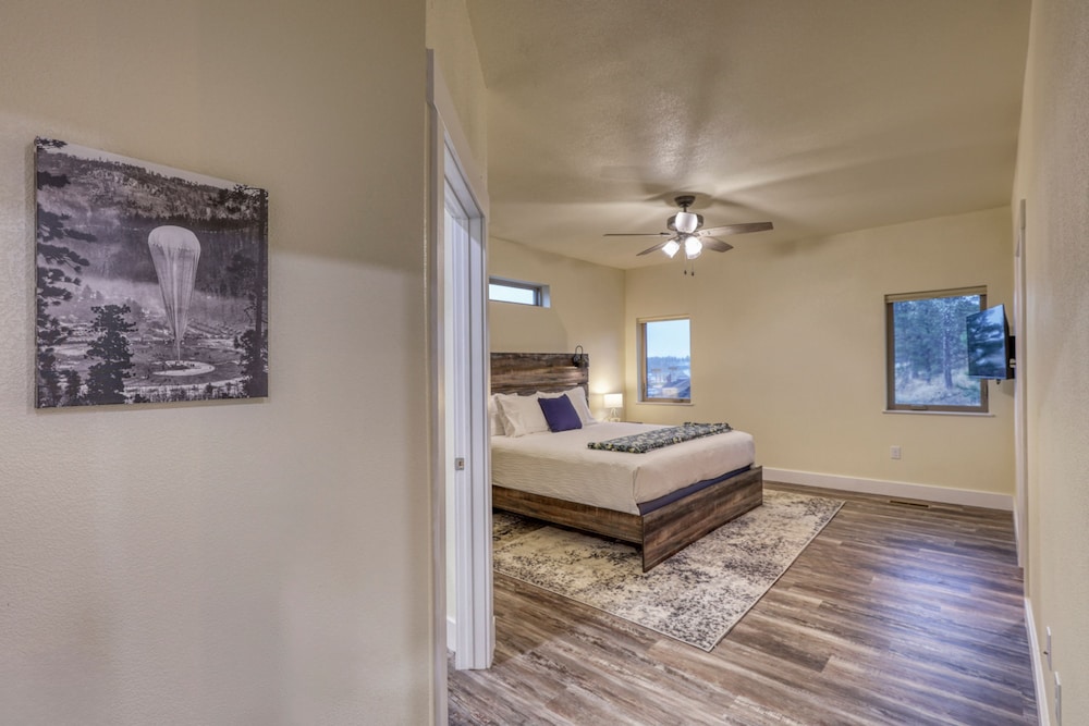 Black Hills Retreat-hardrocker Haven
