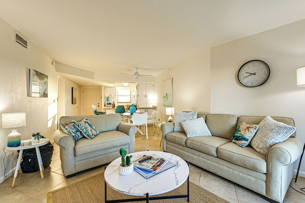 Oceanside Marco Island Retreat: Pool & Tennis!