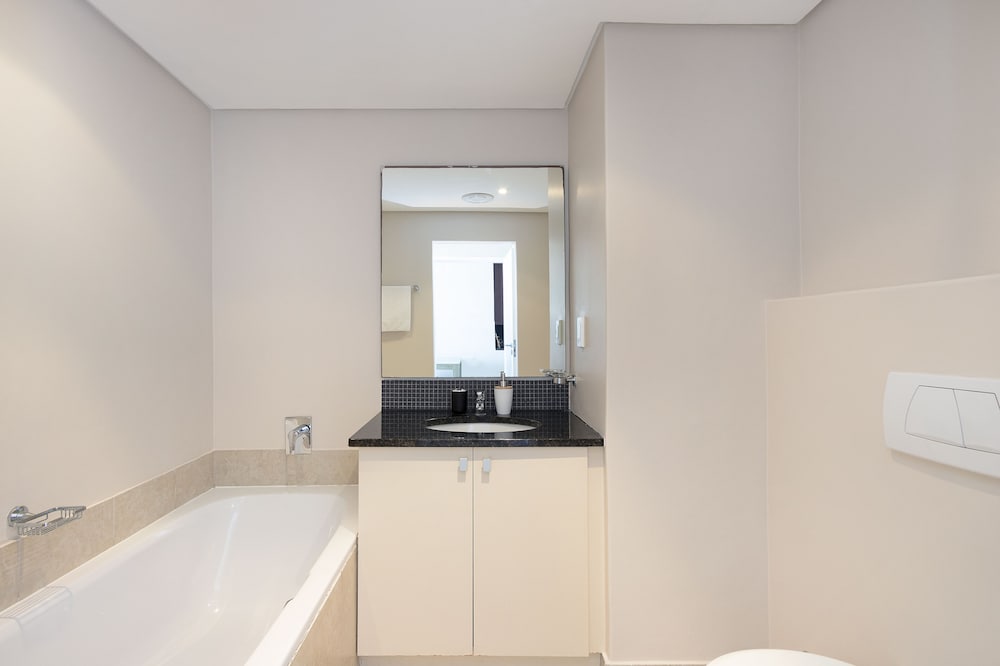Portico 405