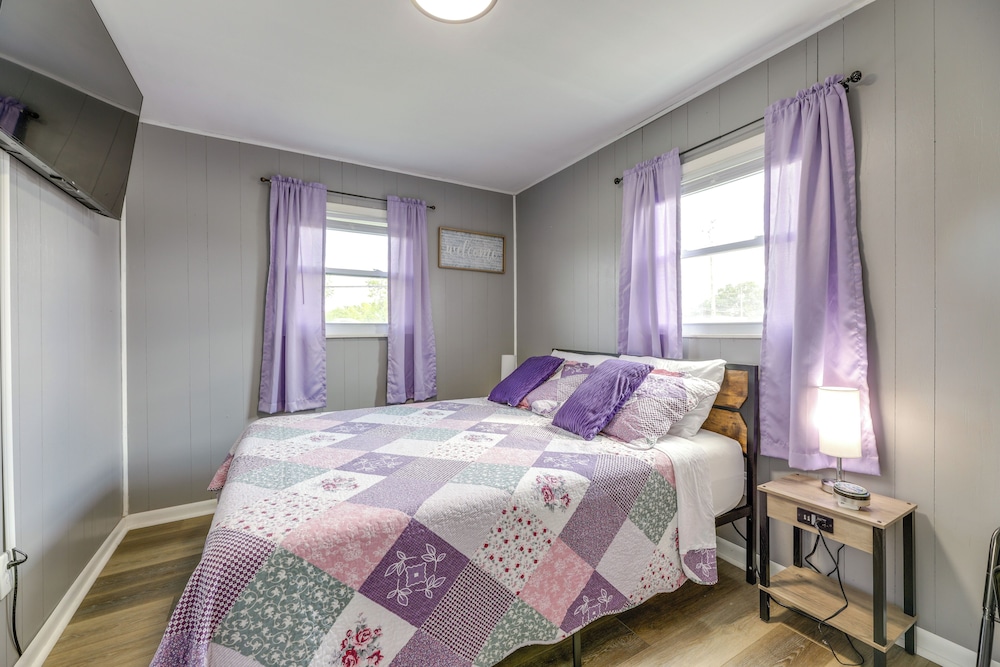 1 Mi to Main Street: Family Home in Williamstown
