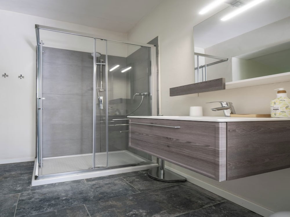 Room-triple Room in Frassino Apartment