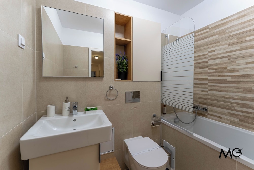 MoHost Sabina - Luxury with Balcony