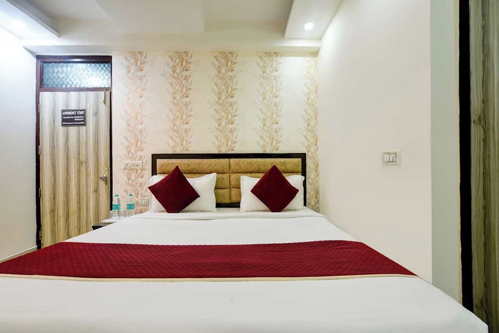 Hotel Lookout Stay Delhi IGI Airport