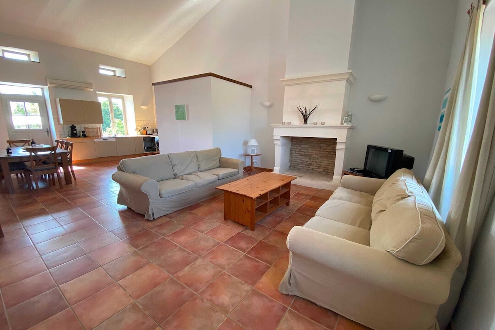 Villa in France With Private Pool and Garden