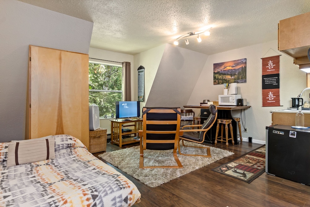 Mountain Meadows Inn
