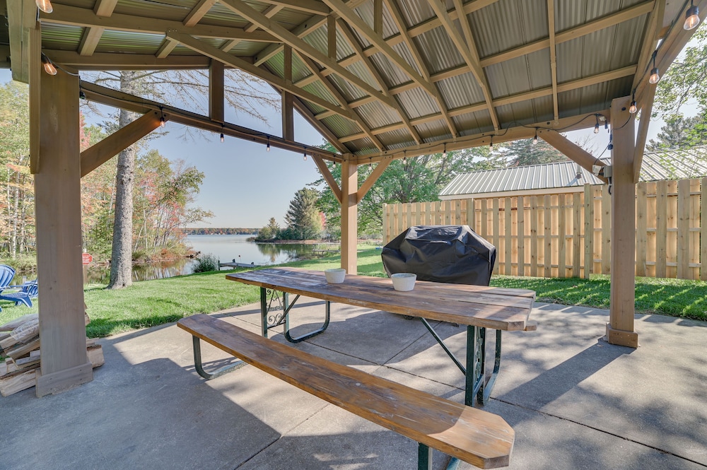 Lakefront Kalkaska Cottage w/ Fire Pit!