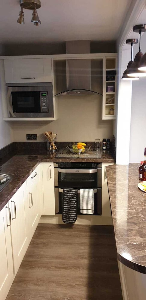 Seaview Apartment Sleeps 2 -patio -wifi -Tv