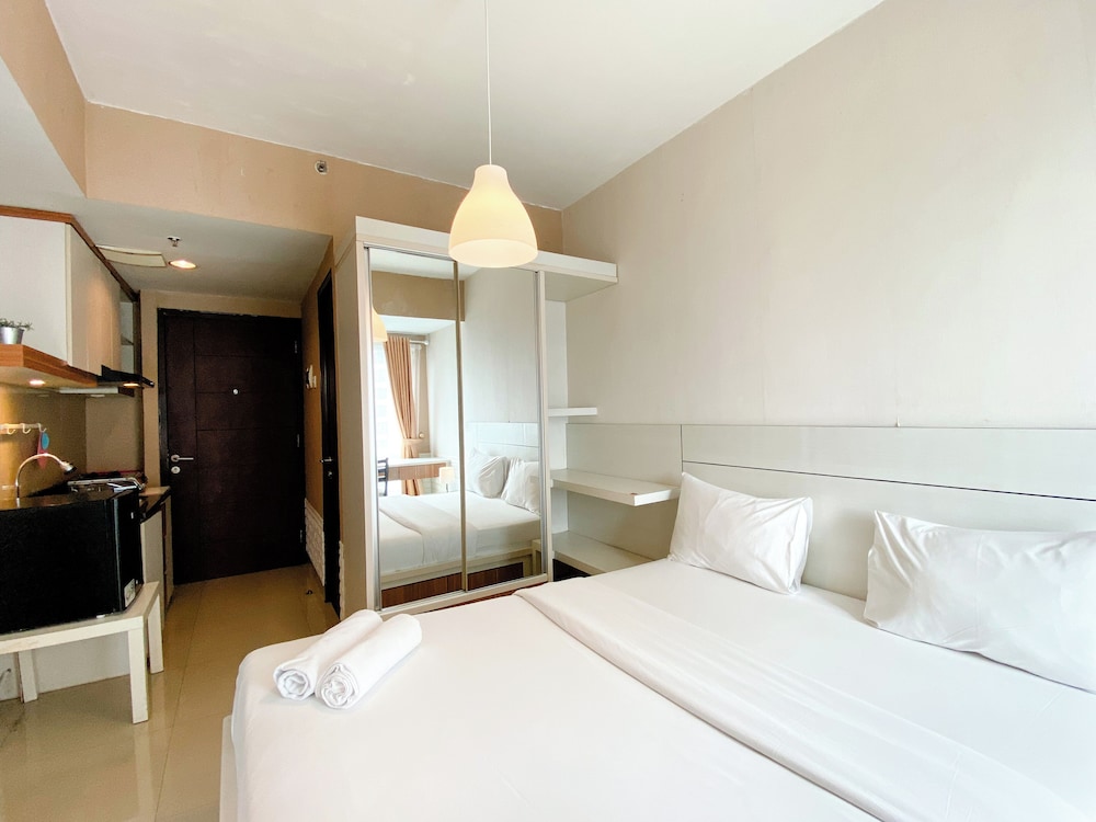 Good Deal And Restful Studio Grand Dhika City Apartment