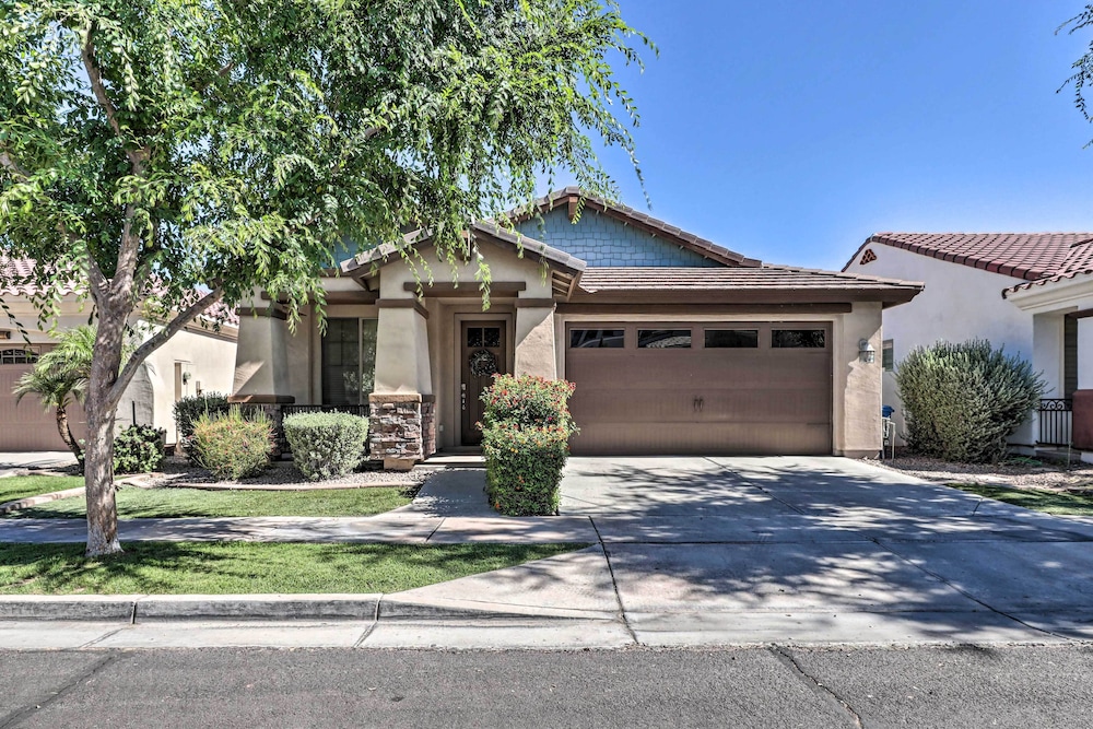 Idyllic Gilbert Abode w/ Private Pool: Near Golf!