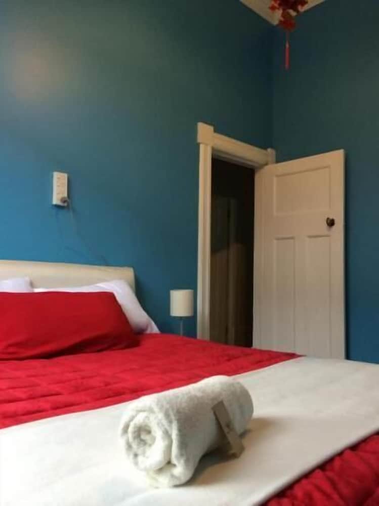 Dunedin Boutique Homestay