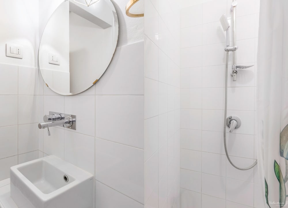 Elegant 3-Bedroom Apartment in the Historic Center photo 5