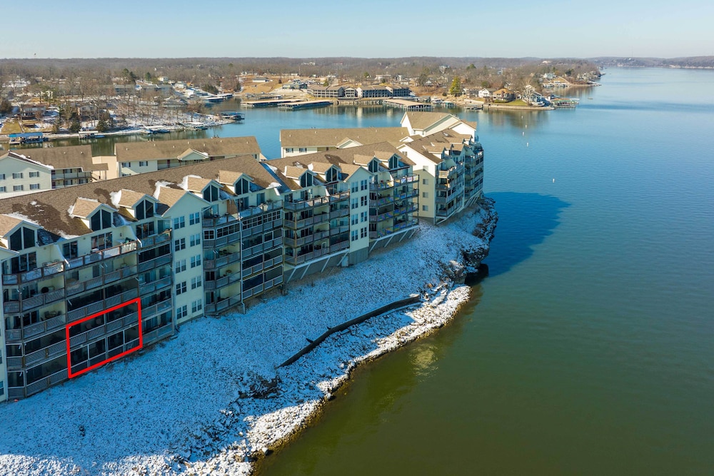 Lake-view Condo w/ Community Pools in Osage Beach! view 3