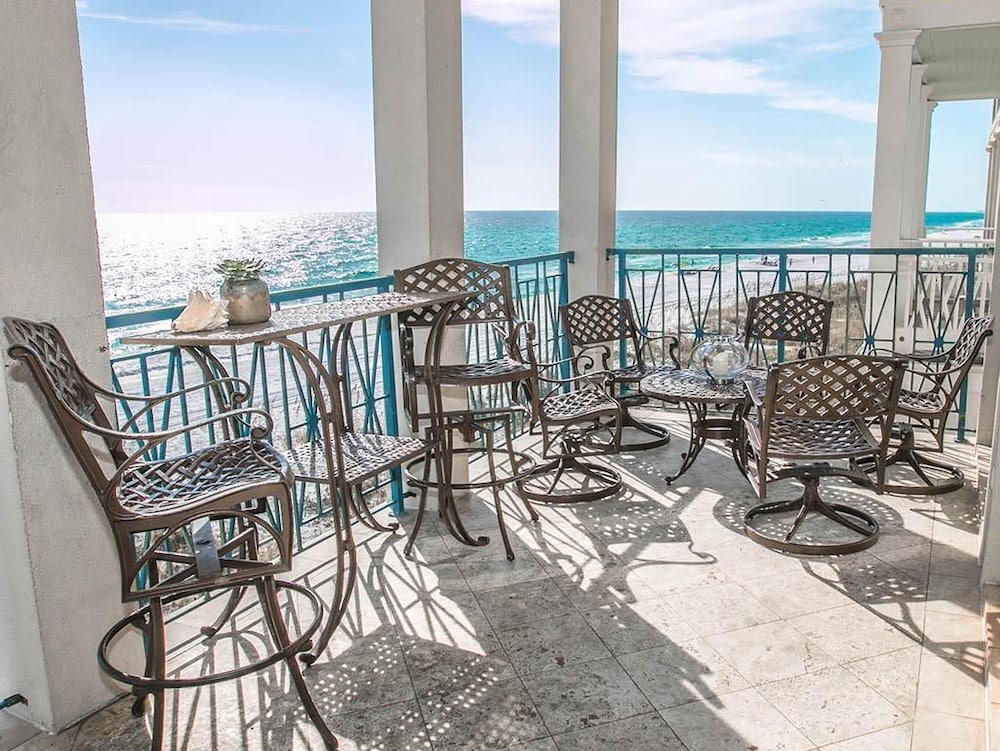Ventanas al Paraiso 5 Bedroom Holiday Home by Five Star Properties
