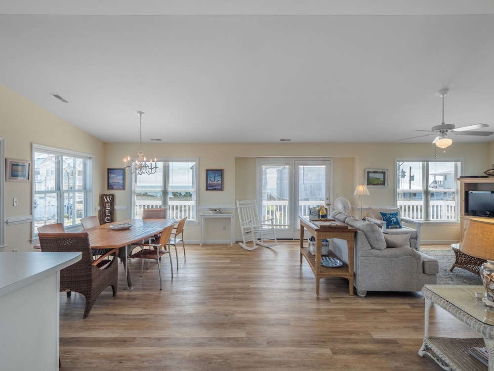The Channel Marker by Topsail Realty