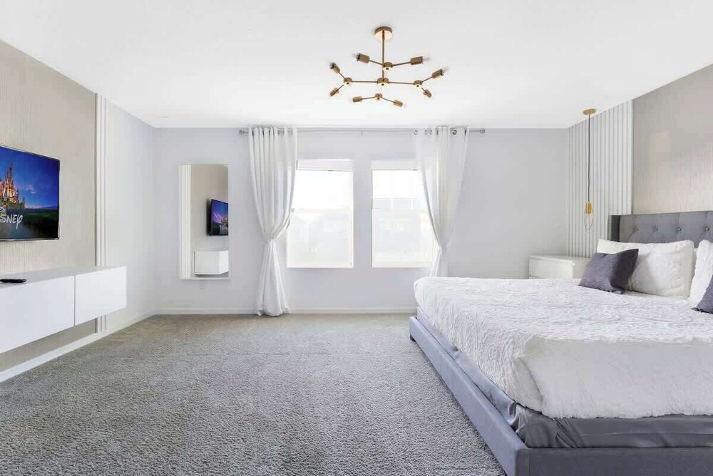 Stunning 7BR Home With Themed Bedrooms