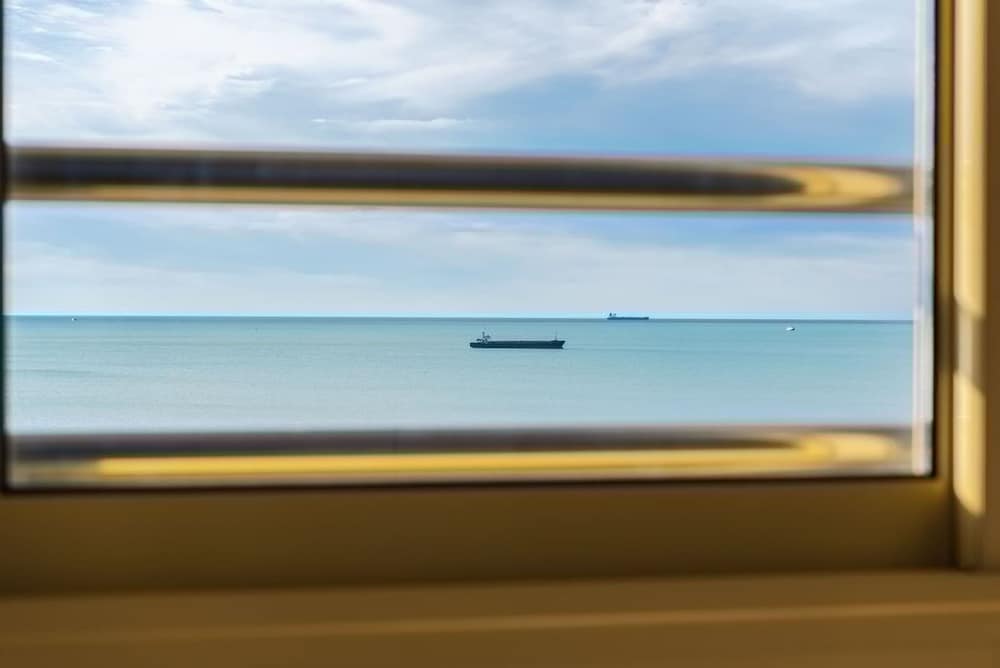 Studio With Amazing Sea View and Beach Access Durr s