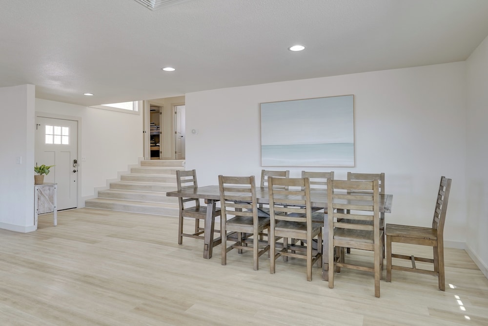 Pool, Game Room, Hot Tub: Lake Havasu City Oasis!