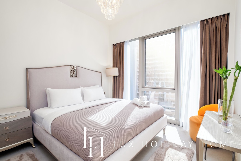 LUX The Grande Signature Skyline Suite 2