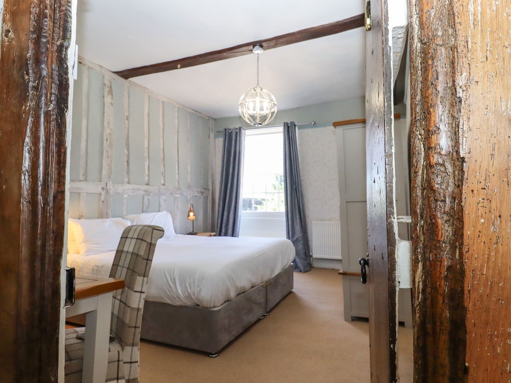 Solton Manor