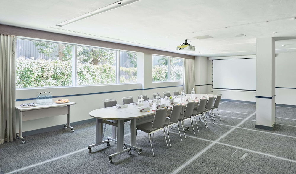 West Drayton Vacations - Hyatt Place London Heathrow Airport - Property Image 6