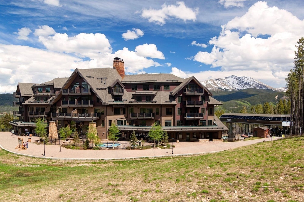 Luxury Crystal Peak Lodge 3 Bedroom Condo - Ski In, Ski Out