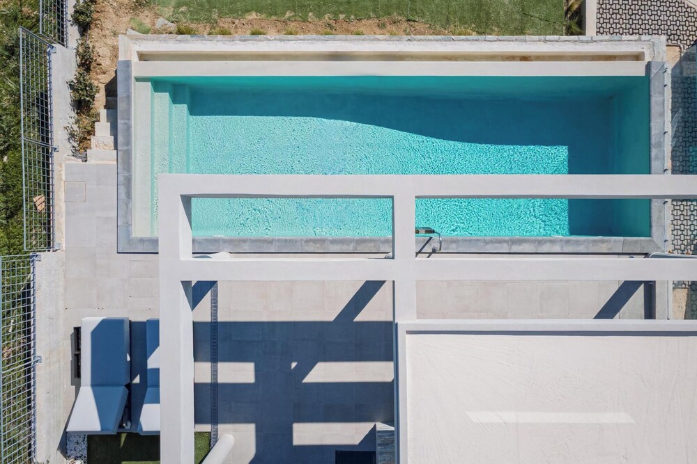 Luxurious Seafront Villa Karystos