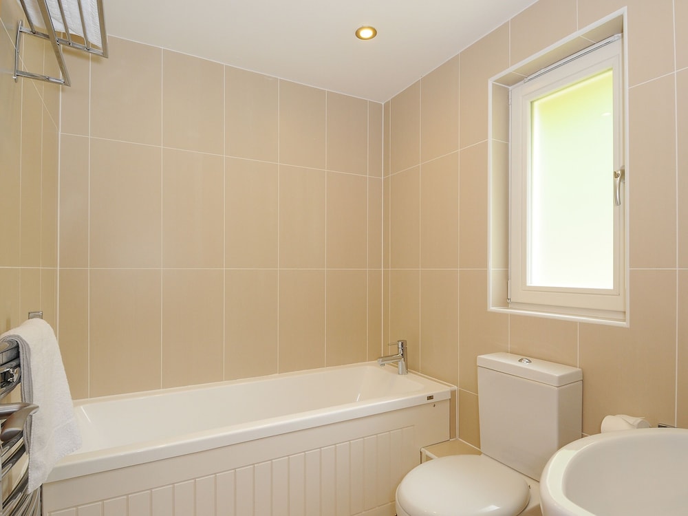 Swandown, 3 Blackdown