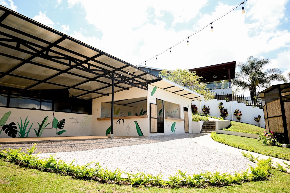 ALMA Glamping