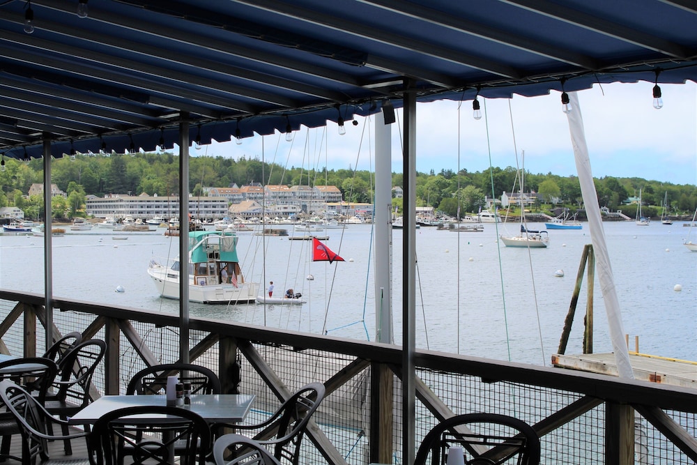 Fishermans Wharf Inn