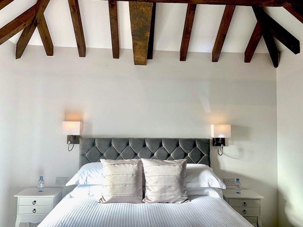 The Estate - 11 Bed - Sleeps 22 - Private Garden view 2