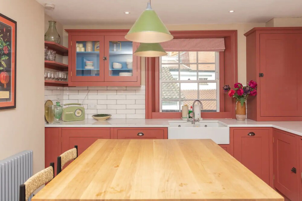 Stunning 2 Bedroom Apartment in the Heart of Chelsea