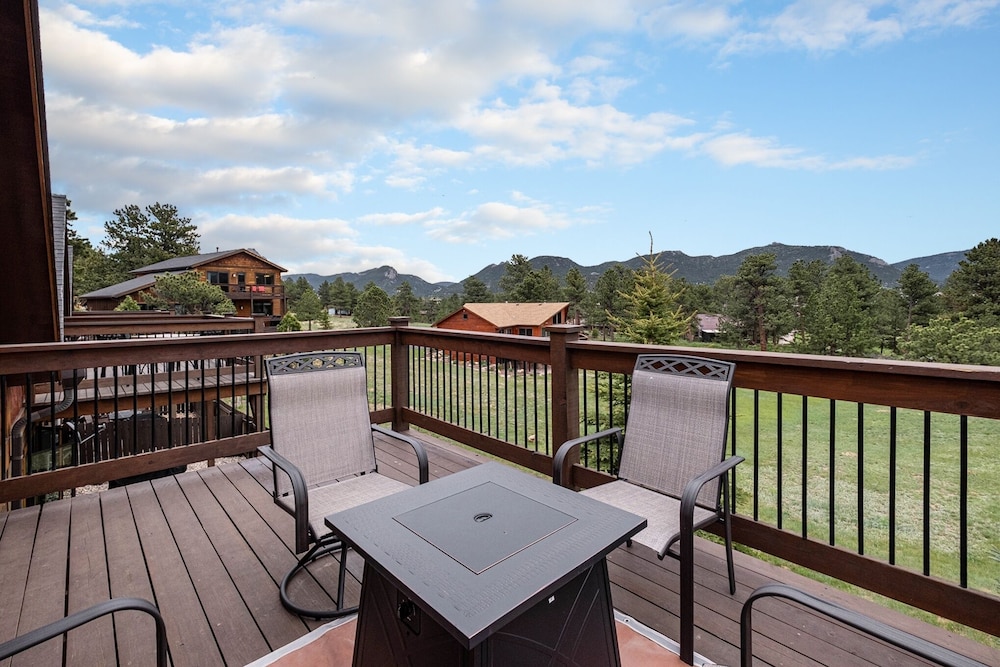 Twin Pines -- Ev 6123 3 Bedroom Townhouse by RedAwning - Property Image 46
