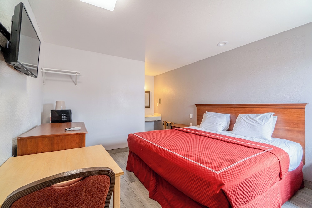 OYO Budget Inn Falfurrias Hwy 281