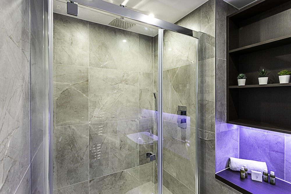 Icon Tower Flat IX