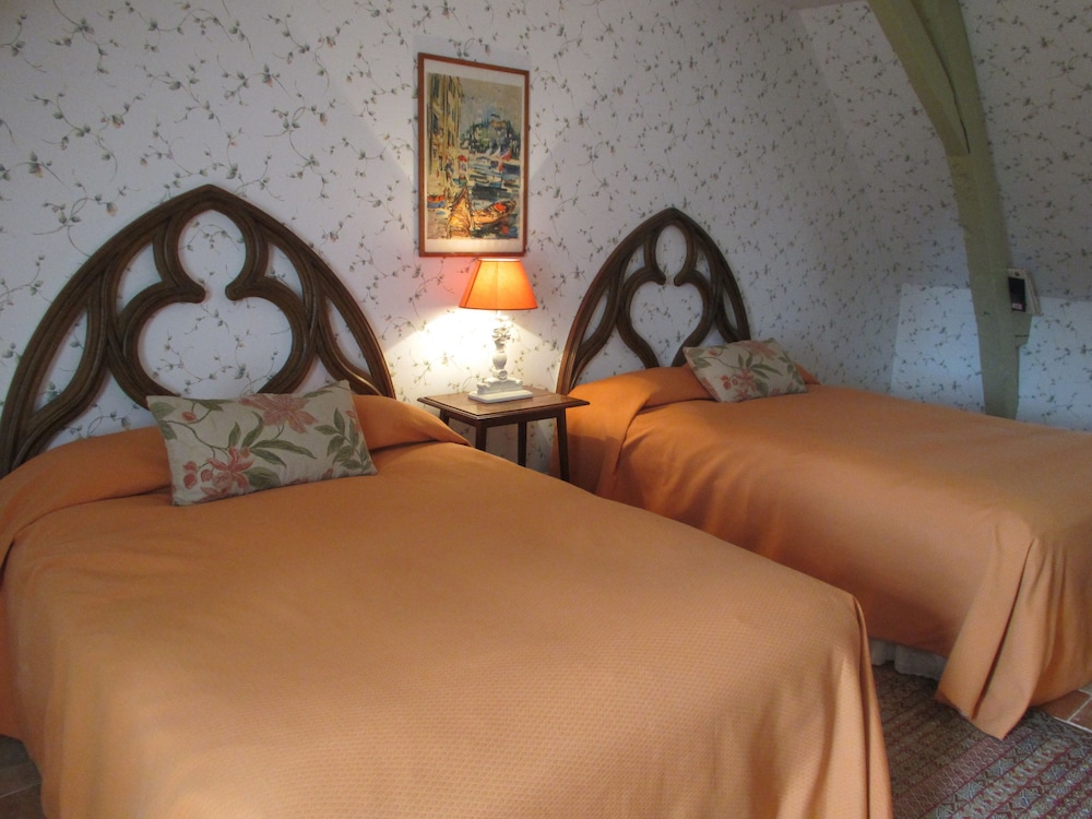 Chateau De Vauloge view 5