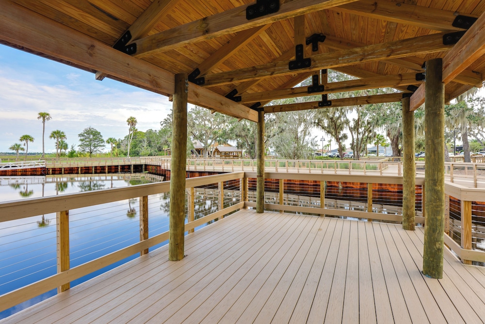 Golf Cart & Home Office: The Villages Retreat!