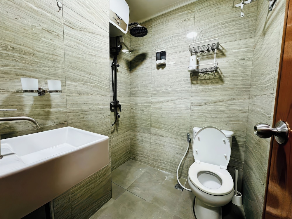 Maple Park Apartment near JI Expo