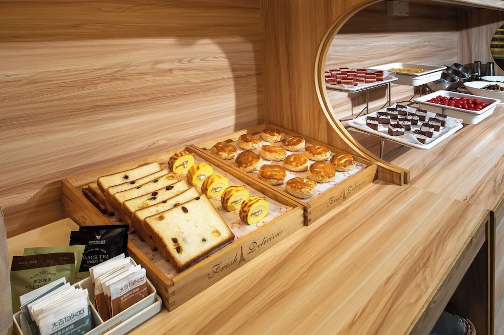 Vienna International Hotel (Shenzhen Airport Hangcheng)